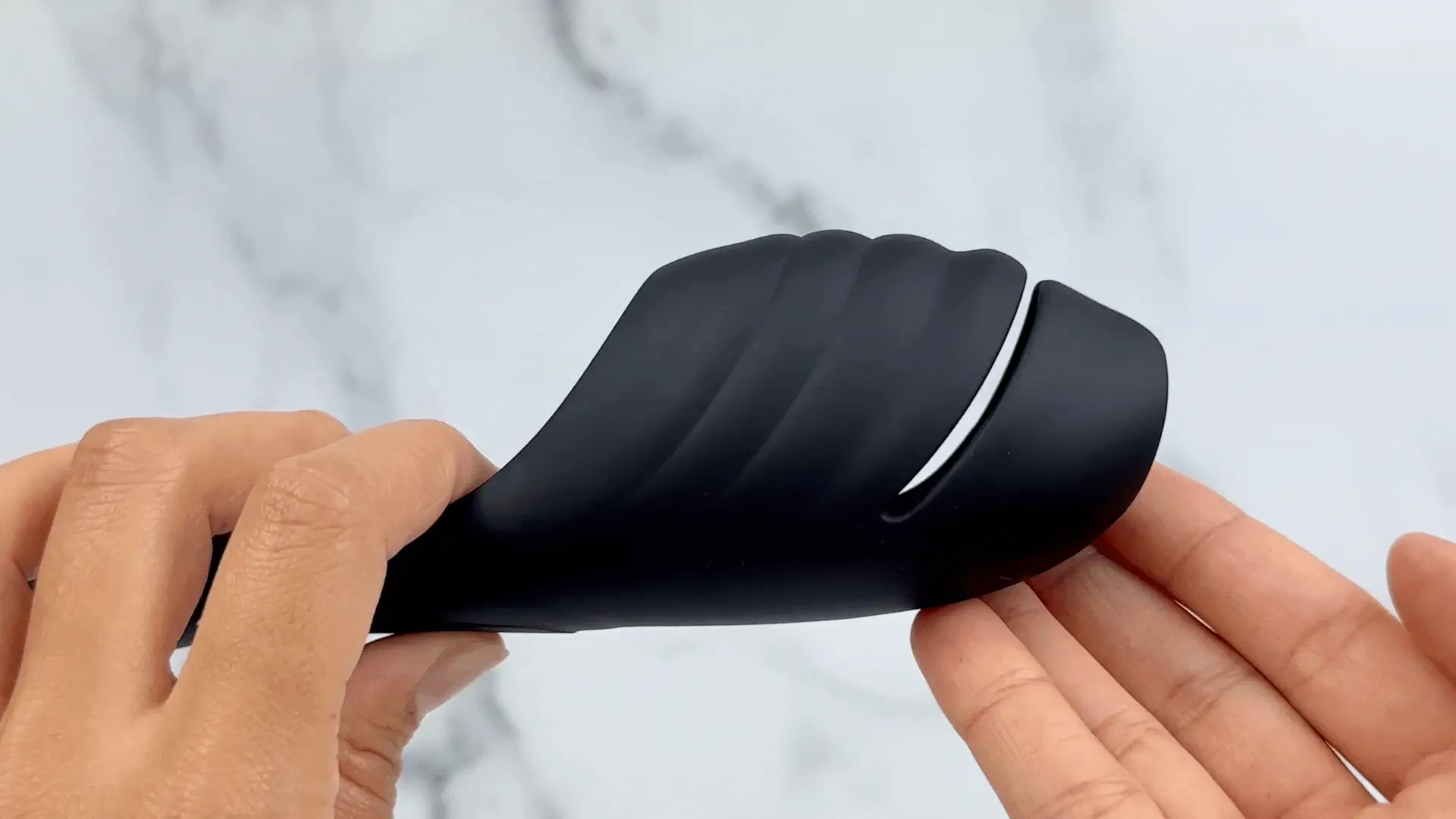 Mio Vibrating Penis Massager - Image 12