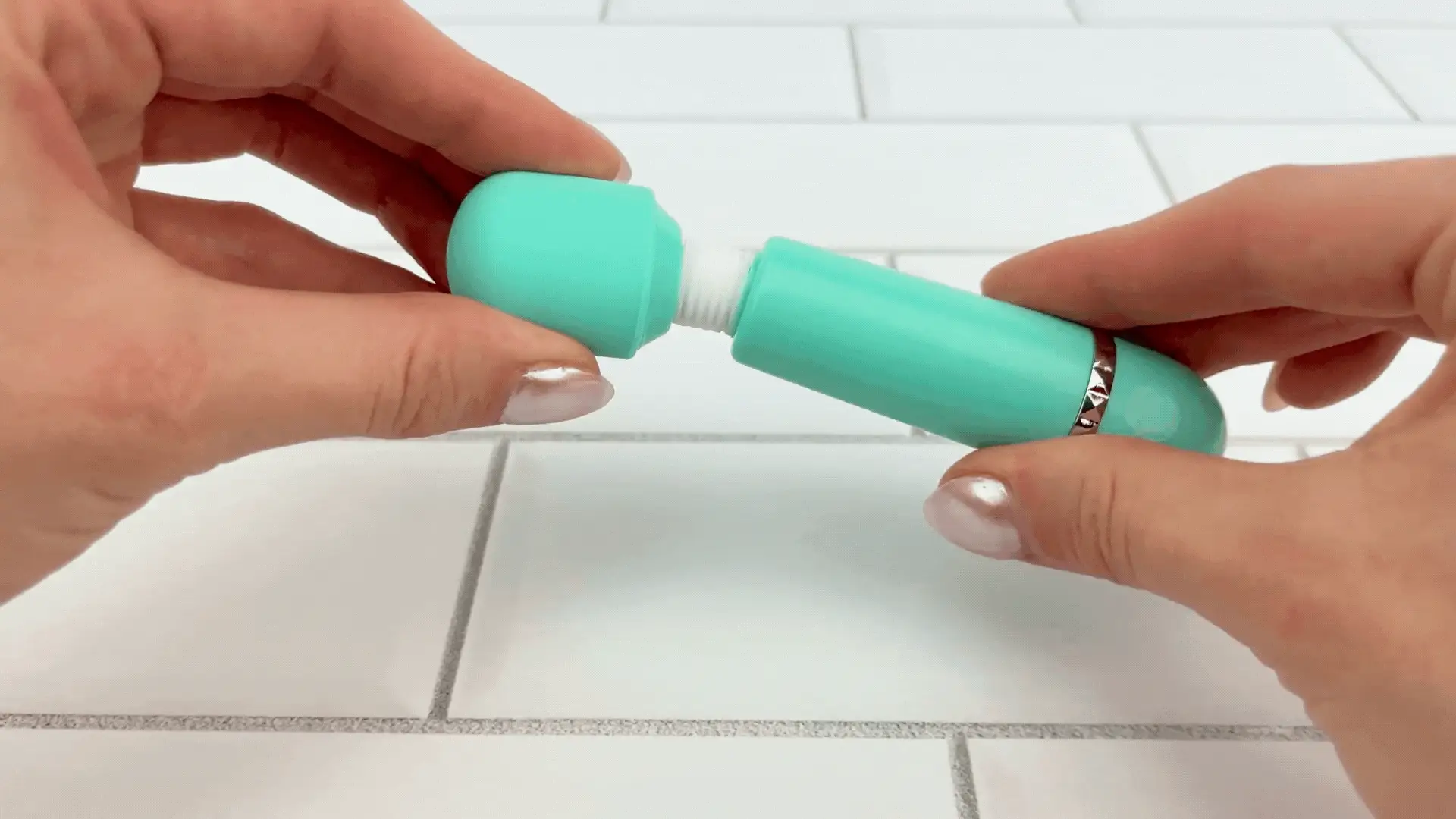 Rechargeable Handheld Mini Wand Massager - Image 2